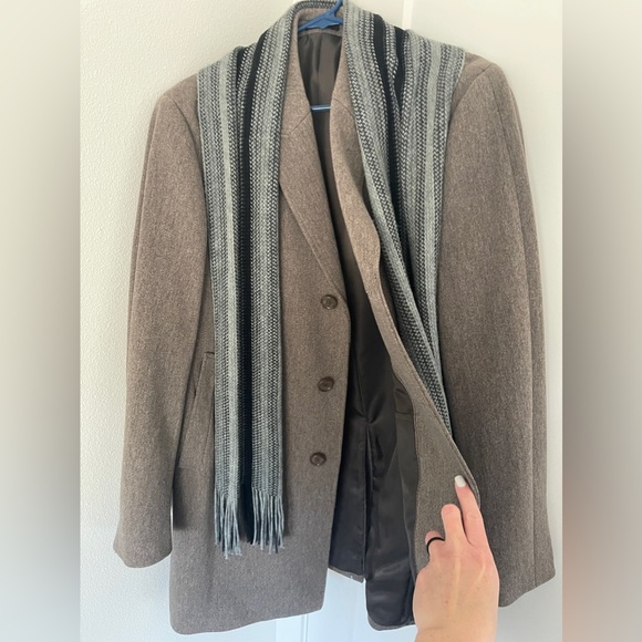 DKNY Wool Coat - like new condition! - Picture 2 of 6